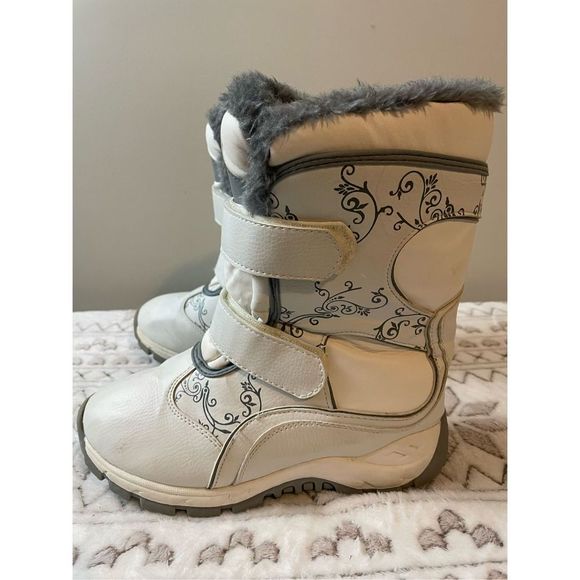 Airwalk Shoes - Airwalk White Ladies Snow Boots Size 7.5